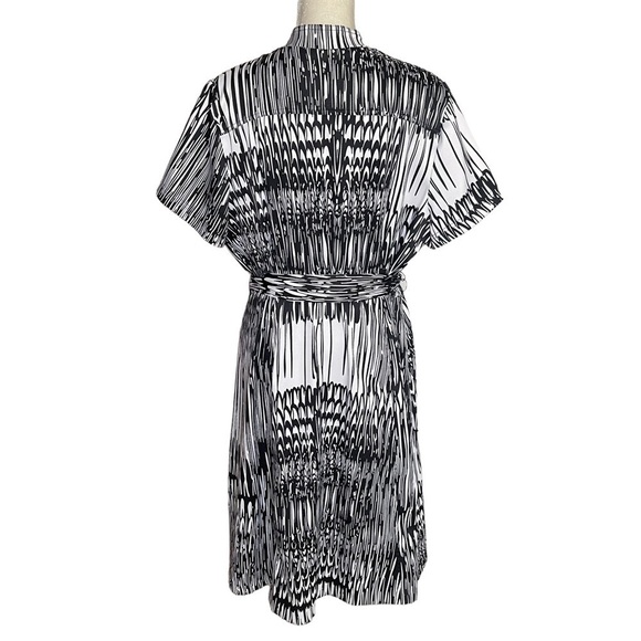 Lane Bryant Women’s Belted Button Front Printed Dress Plus Size 22 Collared - Picture 7 of 8